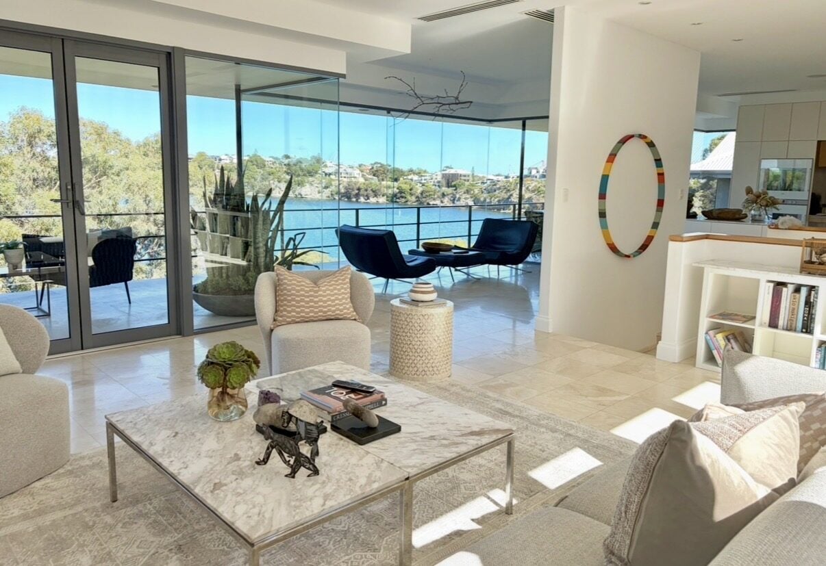 Vacant staging